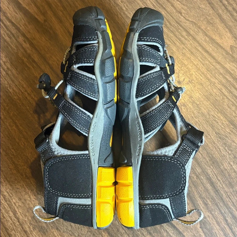 Keen Size 4 Black Gray Yellow Newport H2 Sandals